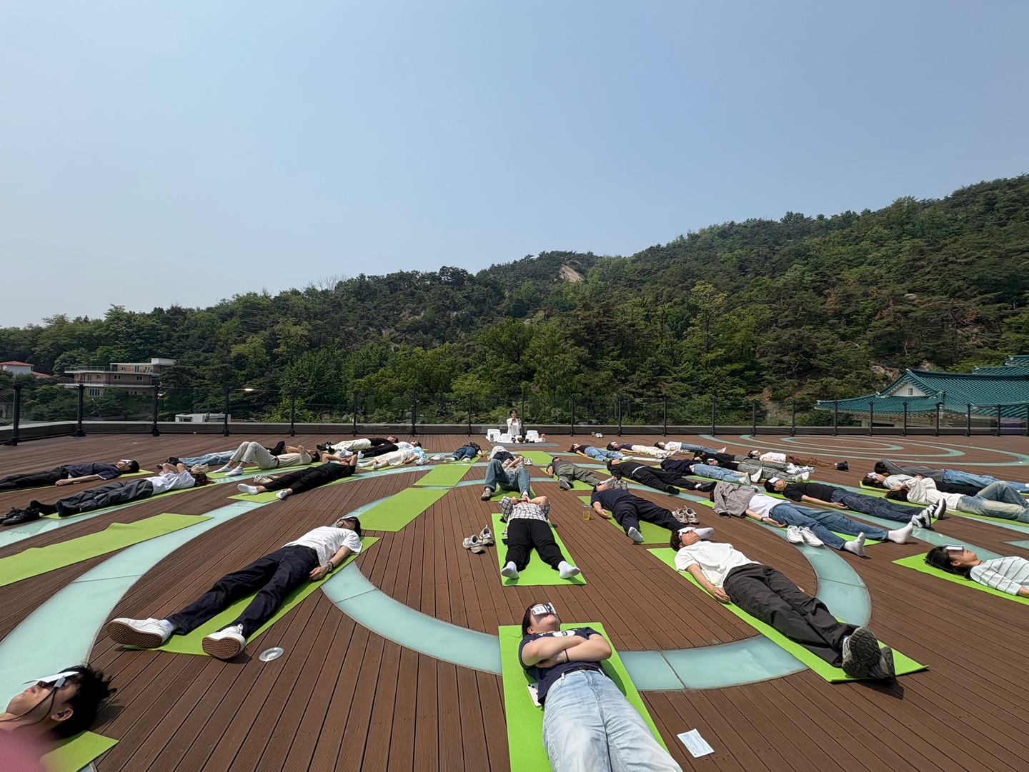 BC카드 야외 명상 세션